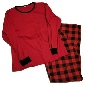 Two-Piece Pajamas Medium Women's Buffalo Plaid Red Black Long Sleeve